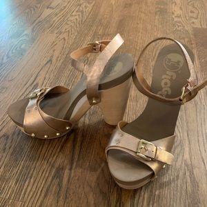 Flogg size 7 platforms